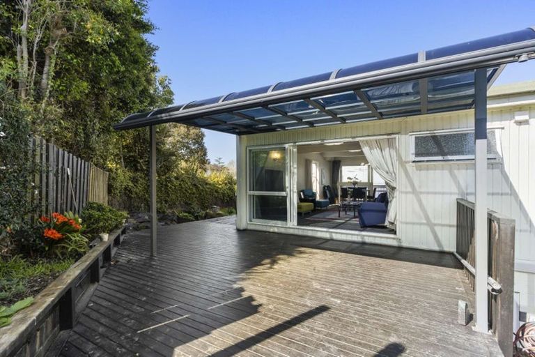 Photo of property in 2/45 Girrahween Drive, Totara Vale, Auckland, 0629