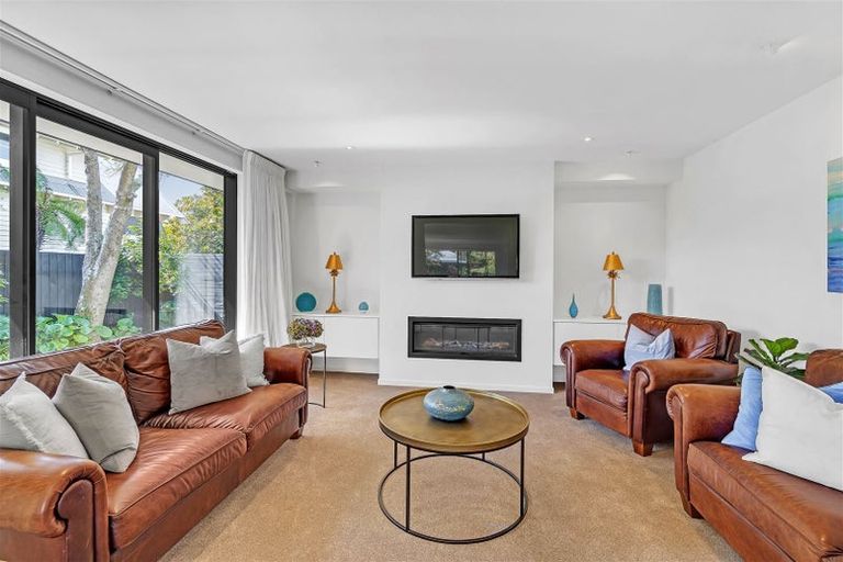 Photo of property in 39 Hartley Avenue, Strowan, Christchurch, 8052