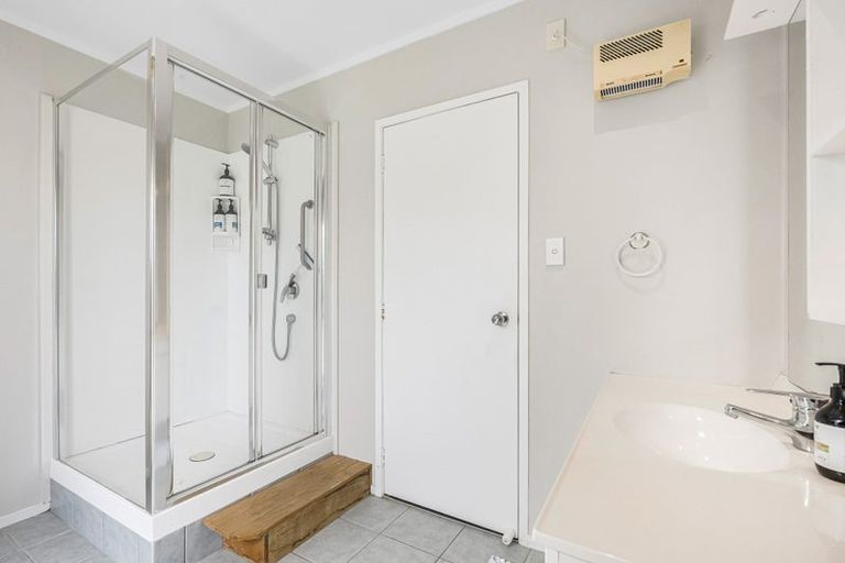 Photo of property in 14a Kowhai Road, Campbells Bay, Auckland, 0630