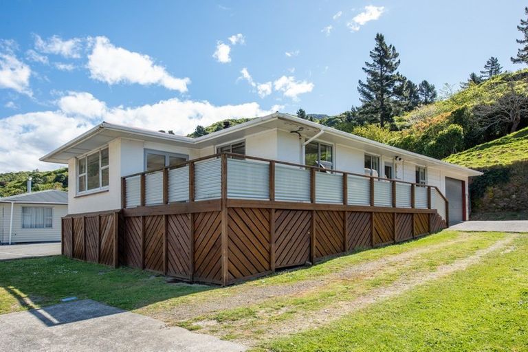 Photo of property in 51 Wairau Road, Picton, 7220