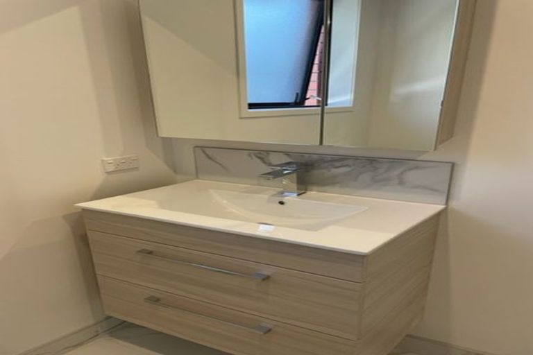 Photo of property in 6/10 Yeovil Road, Te Atatu Peninsula, Auckland, 0610