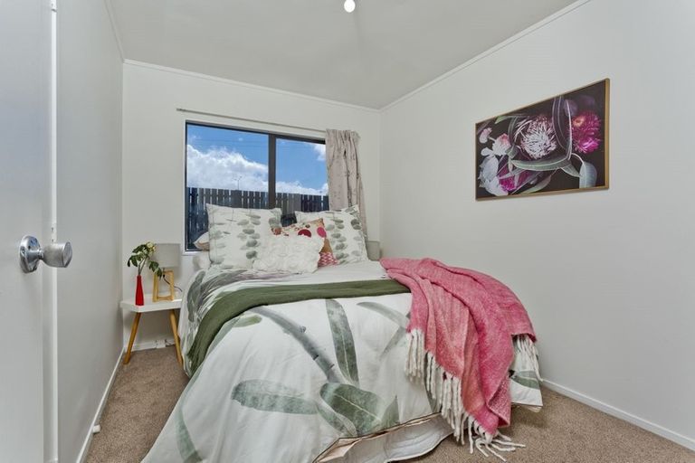 Photo of property in 2/106 Shifnal Drive, Randwick Park, Auckland, 2105