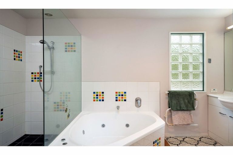 Photo of property in 229b Mount Pleasant Road, Mount Pleasant, Christchurch, 8081