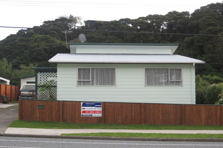 Photo of property in 25 Ruahine Street, Paraparaumu, 5032