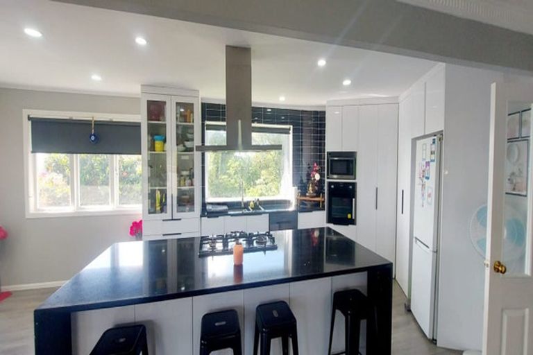 Photo of property in 64 Astley Avenue, New Lynn, Auckland, 0600