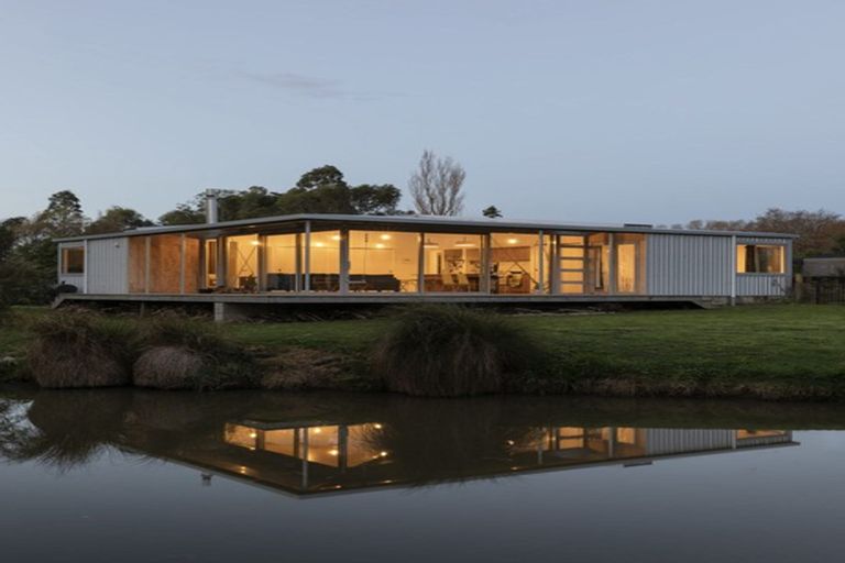 Photo of property in 849b Makerua Road, Tokomaru, Palmerston North, 4474