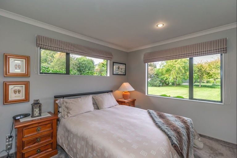 Photo of property in 22 Waipuna Grove, Levin, 5571