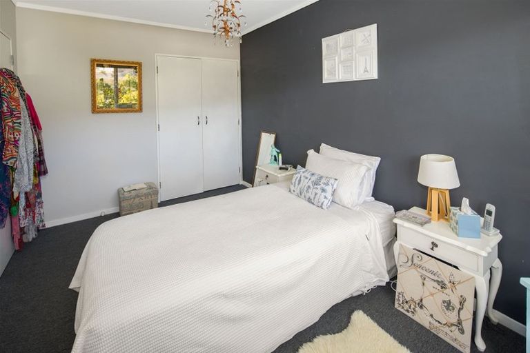 Photo of property in 13a Florio Terrace, Tawa, Wellington, 5028