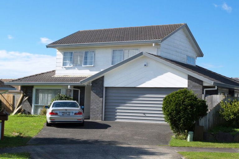 Photo of property in 9 Daria Place, Northpark, Auckland, 2013
