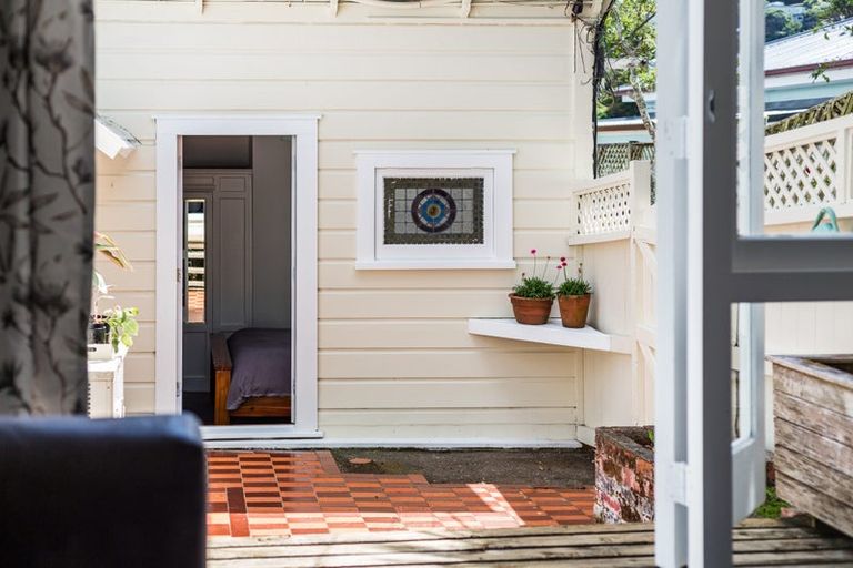 Photo of property in 29c North Terrace, Kelburn, Wellington, 6012