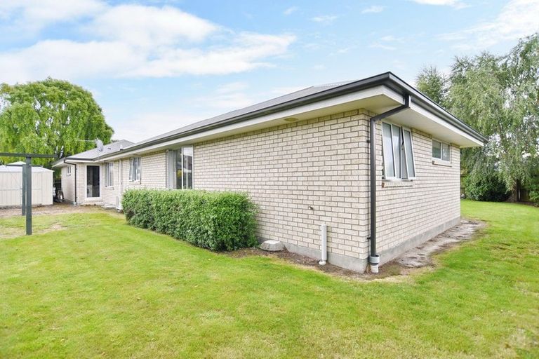 Photo of property in 17 Stanton Place, Woodend, 7610