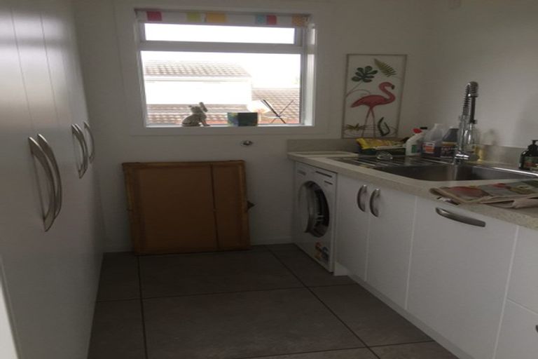 Photo of property in 14 Oratia Street, Waikanae Beach, Waikanae, 5036