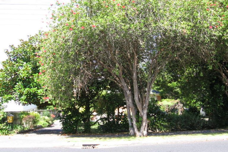 Photo of property in 9 Rewi Street, Torbay, Auckland, 0630