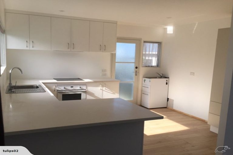 Photo of property in 1/9 Rewarewa Road, Te Atatu Peninsula, Auckland, 0610