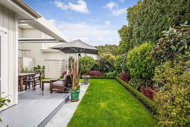 Photo of property in 20 Kensington Drive, Orewa, 0931