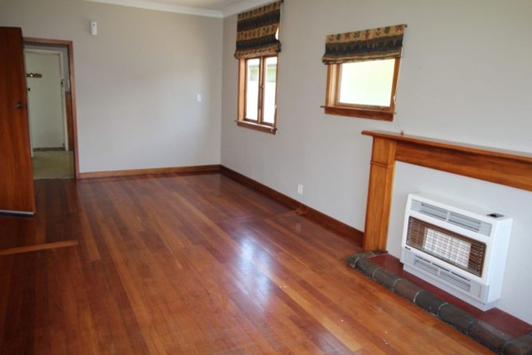 Photo of property in 83 Atawhai Road, Fitzherbert, Palmerston North, 4410