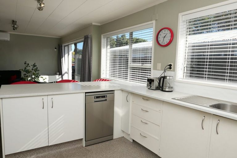 Photo of property in 16b Marere Avenue, Paraparaumu, 5032