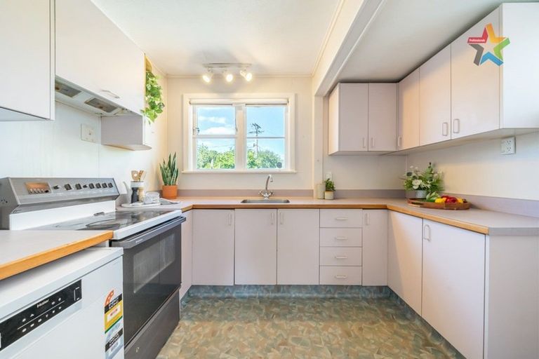 Photo of property in 4 Deans Grove, Taita, Lower Hutt, 5011