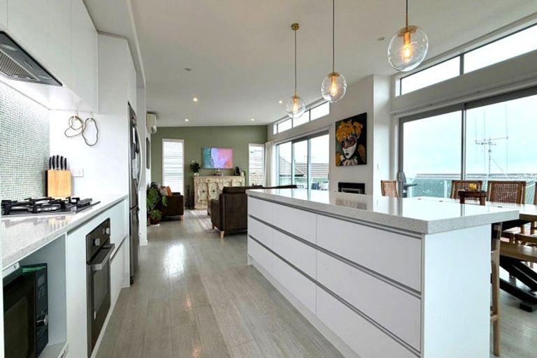 Photo of property in 72 Waikite Road, Welcome Bay, Tauranga, 3112