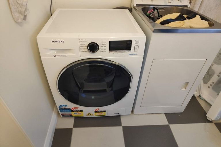 Photo of property in 21 Highbury Crescent, Highbury, Wellington, 6012