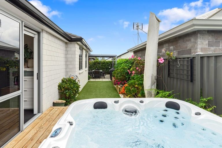 Photo of property in 5 Scarr Lane, Pyes Pa, Tauranga, 3112