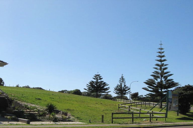 Photo of property in 2 Fishermans Drive, Coastlands, Whakatane, 3120