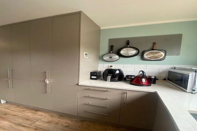 Photo of property in 207a Whites Line East, Waiwhetu, Lower Hutt, 5010