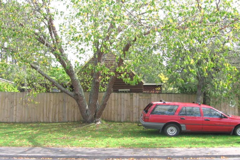 Photo of property in 1/5 Putney Place, Ranui, Auckland, 0612