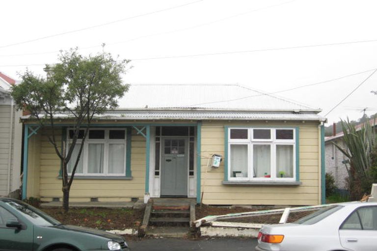 Photo of property in 52 Howe Street, North Dunedin, Dunedin, 9016