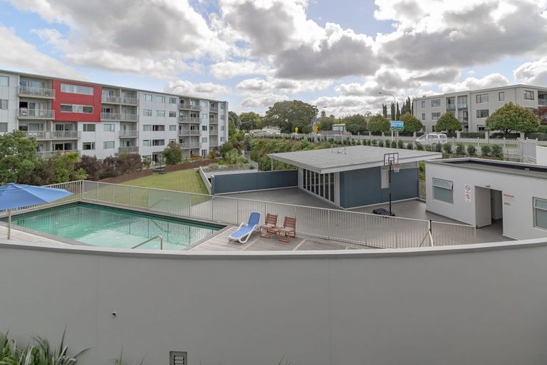 Photo of property in Shoal Haven Apartments, 112a/130 Anzac Street, Takapuna, Auckland, 0622