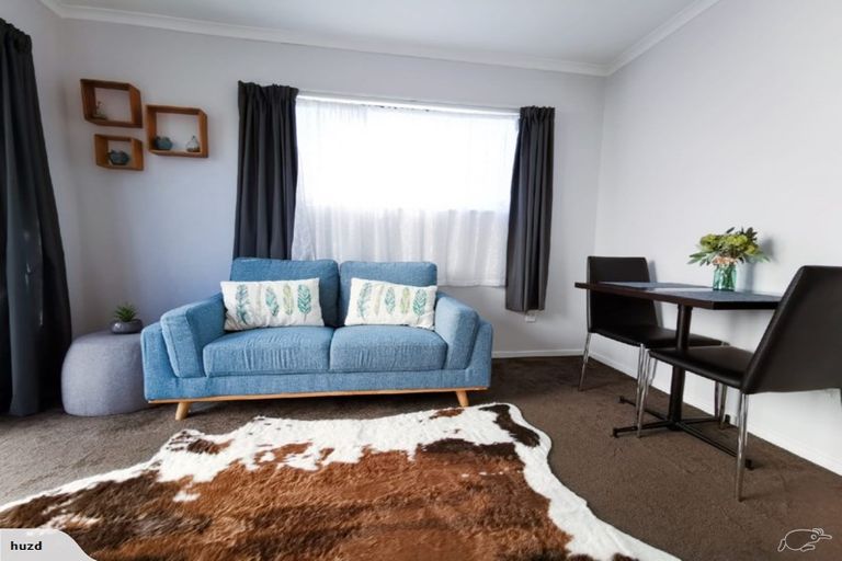 Photo of property in 14 Sharivari Place, Conifer Grove, Takanini, 2112