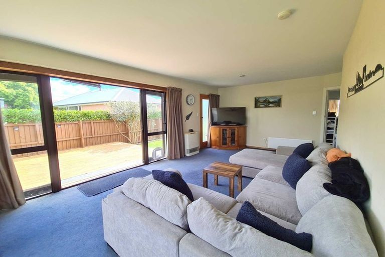 Photo of property in 18 Camelia Place, Islington, Christchurch, 8042