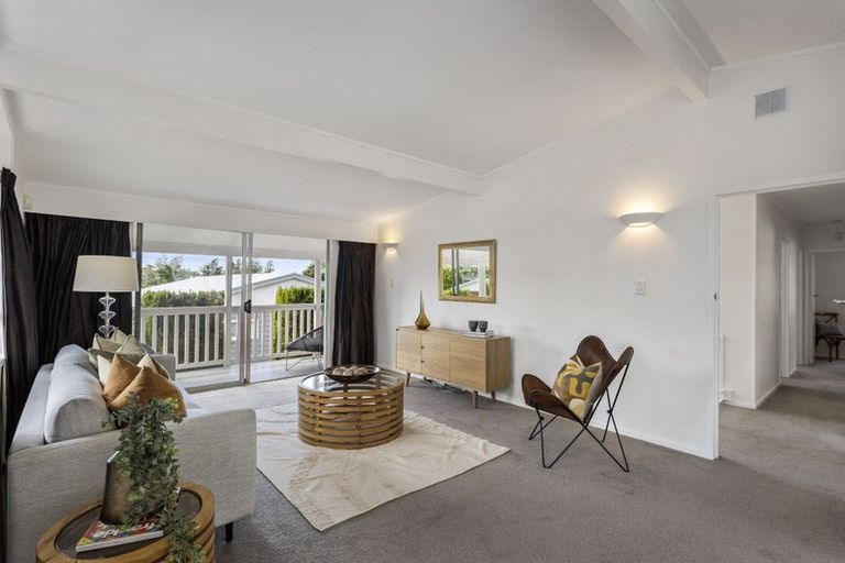 Photo of property in 7 Kathleen Street, Totara Vale, Auckland, 0627