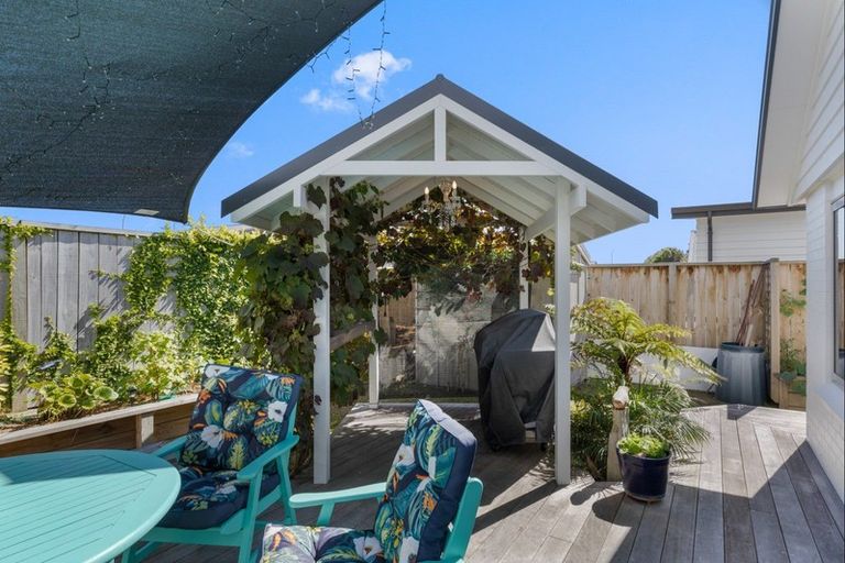 Photo of property in 104 Coast Boulevard, Papamoa Beach, Papamoa, 3118