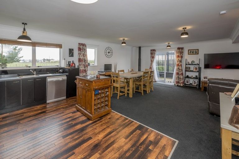 Photo of property in 121 Hokio Beach Road, Levin, 5510