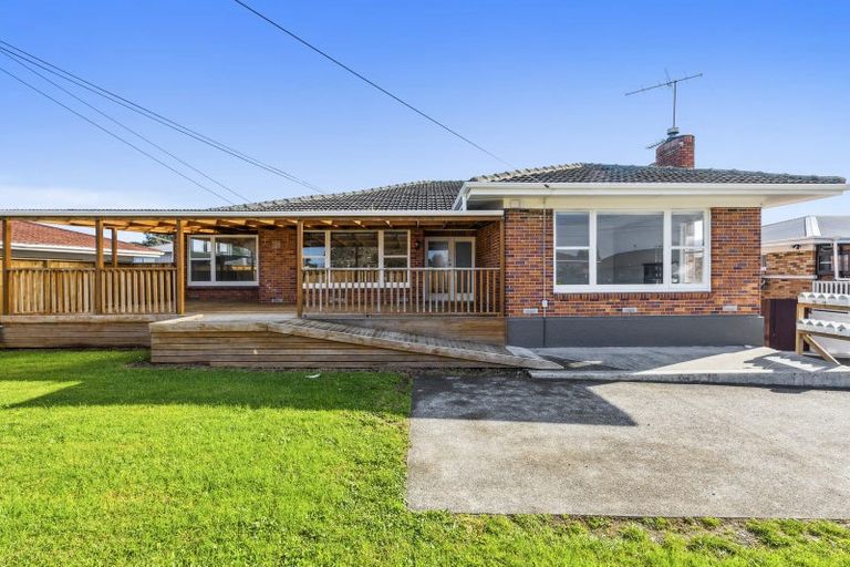 Photo of property in 70 Clevedon Road, Papakura, 2110