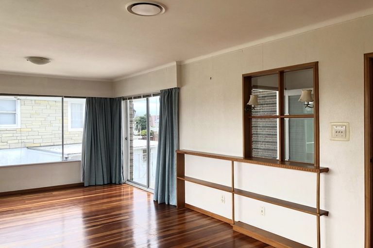 Photo of property in 474 East Coast Road, Windsor Park, Auckland, 0630