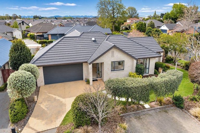 Photo of property in 16 Limes Avenue, Parklands, Christchurch, 8083
