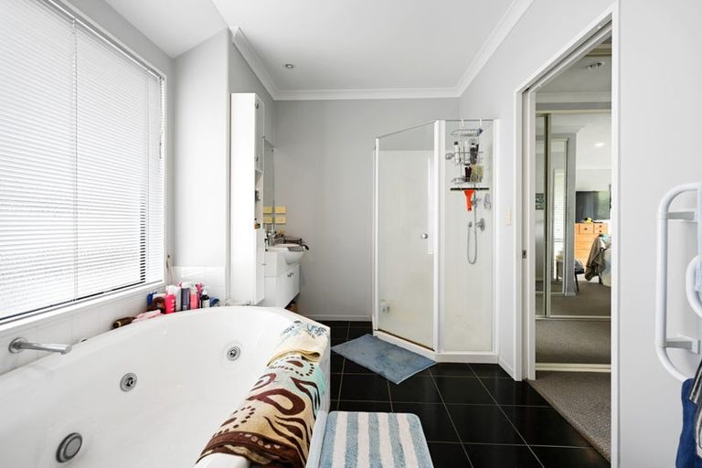 Photo of property in 10 Somerton Drive, Huntington, Hamilton, 3210