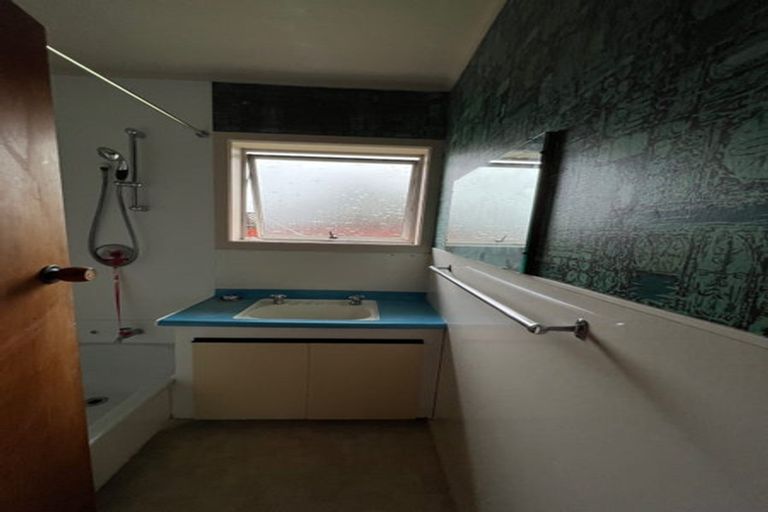 Photo of property in 2/30 Mcleod Road, Henderson, Auckland, 0612