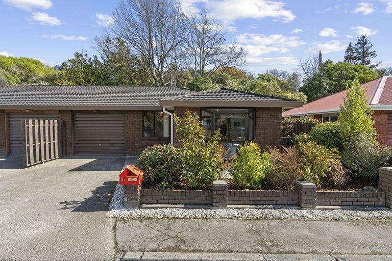 Photo of property in 1/8 Torvill And Dean Lane, Cashmere, Christchurch, 8022