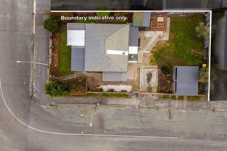 Photo of property in 12 Rhodes Street, Waimate, 7924
