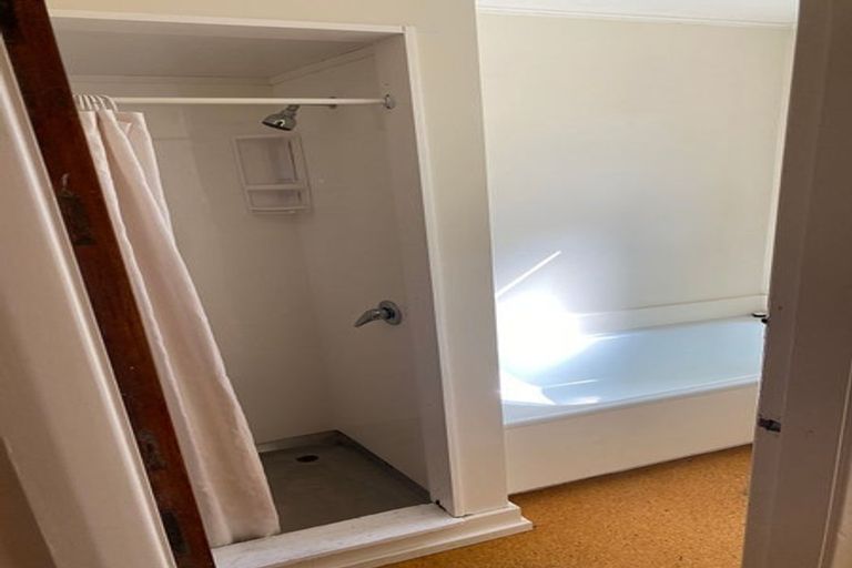 Photo of property in 27 Reynolds Street, Taita, Lower Hutt, 5011