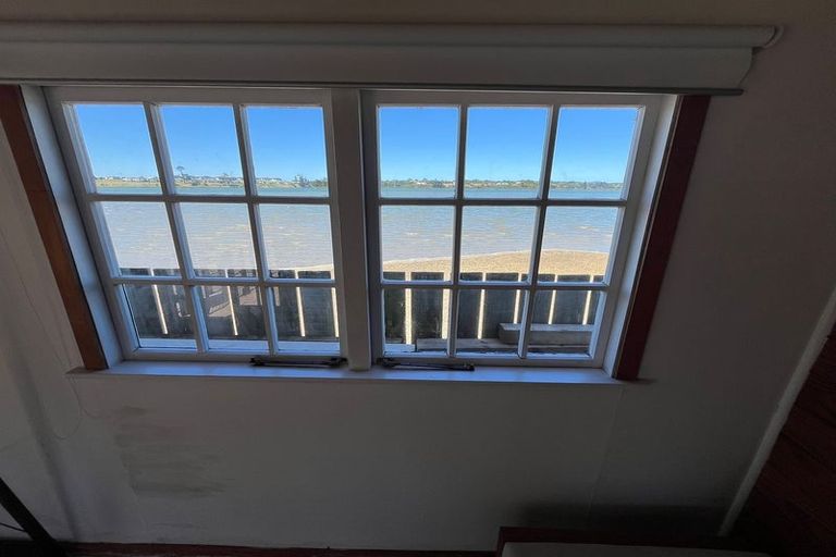 Photo of property in 19 Ferry Parade, Herald Island, Auckland, 0618