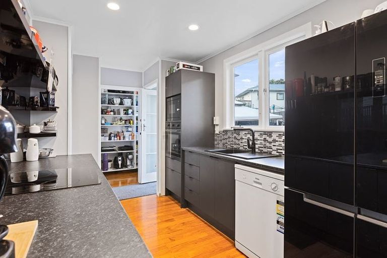 Photo of property in 63 Vodanovich Road, Te Atatu South, Auckland, 0610