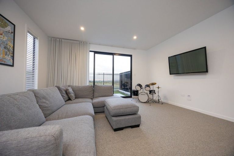 Photo of property in 5 Edenmore Terrace, Fitzherbert, Palmerston North, 4410