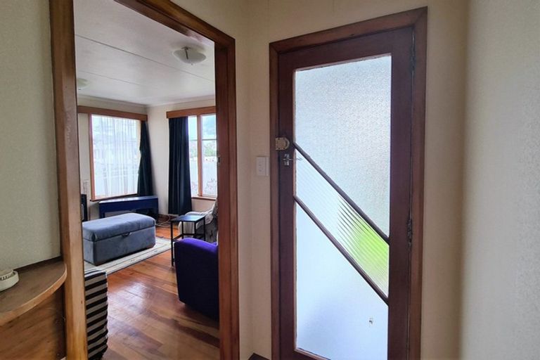 Photo of property in 33 Fox Street, Opunake, 4616