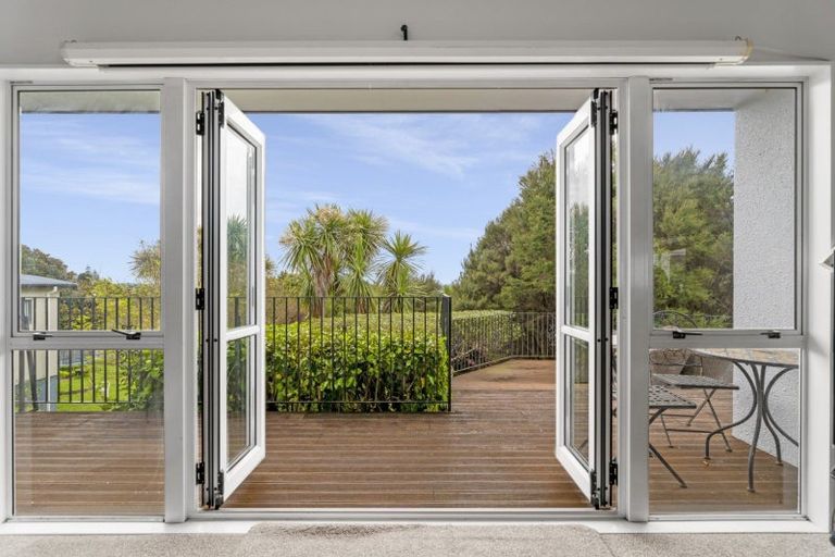 Photo of property in 22 Vanderbilt Place, Welcome Bay, Tauranga, 3112