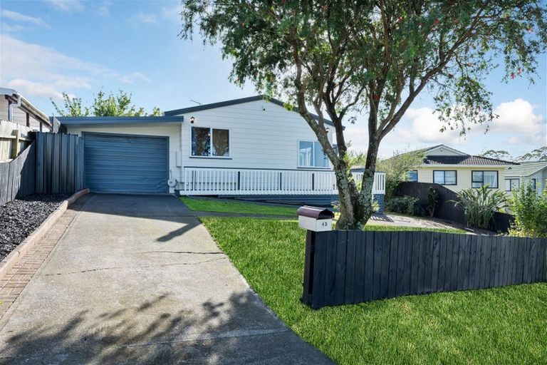 Photo of property in 43 Aldern Road, Massey, Auckland, 0614