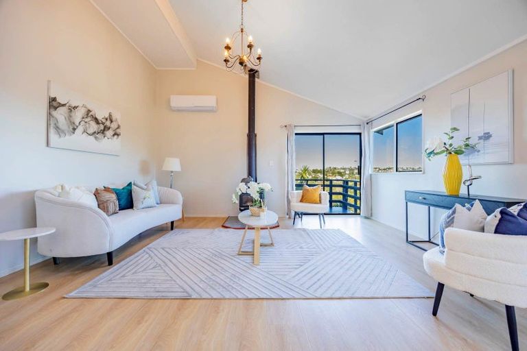 Photo of property in 2/28 Noeleen Street, Glenfield, Auckland, 0629